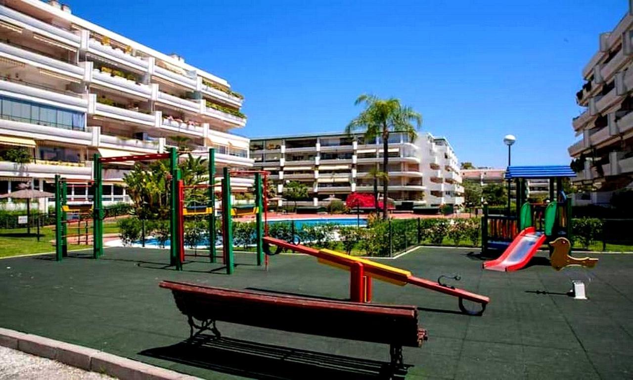 Apartamento En Marbella Junto A Campos De Golf Luaran gambar